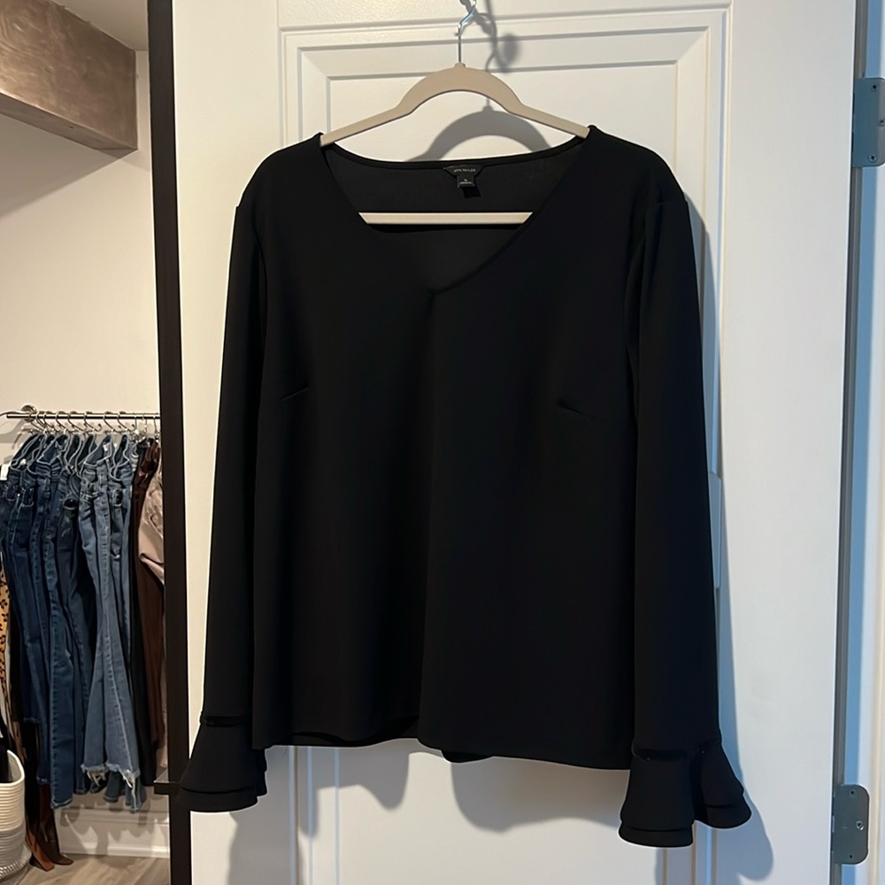 Women’s Stretch shirt with velvet trim